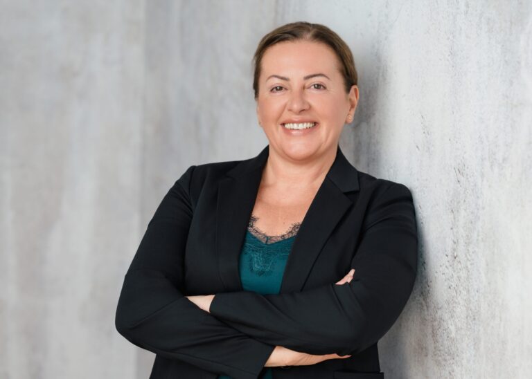Porträt von Sonja Singer-Eckermann